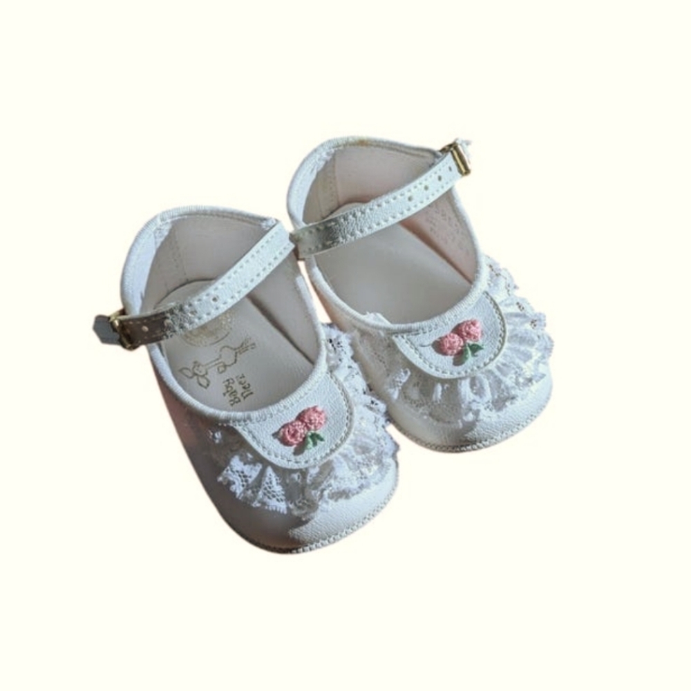 Vintage 1980s Baby Deer Leather Size 3 (6-9 months) White Leather Crib Shoes